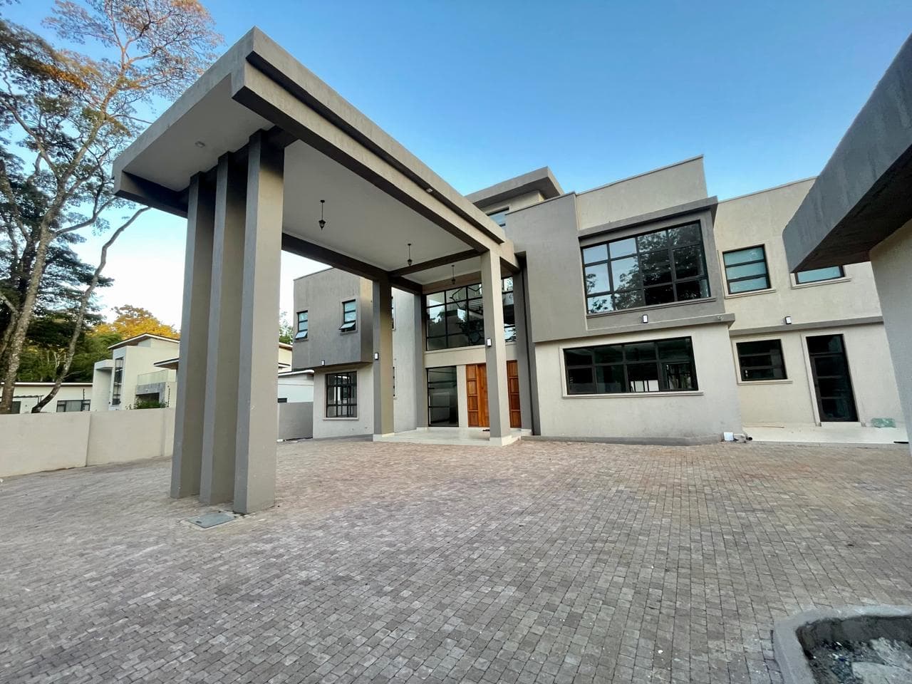 5 Bedroom House